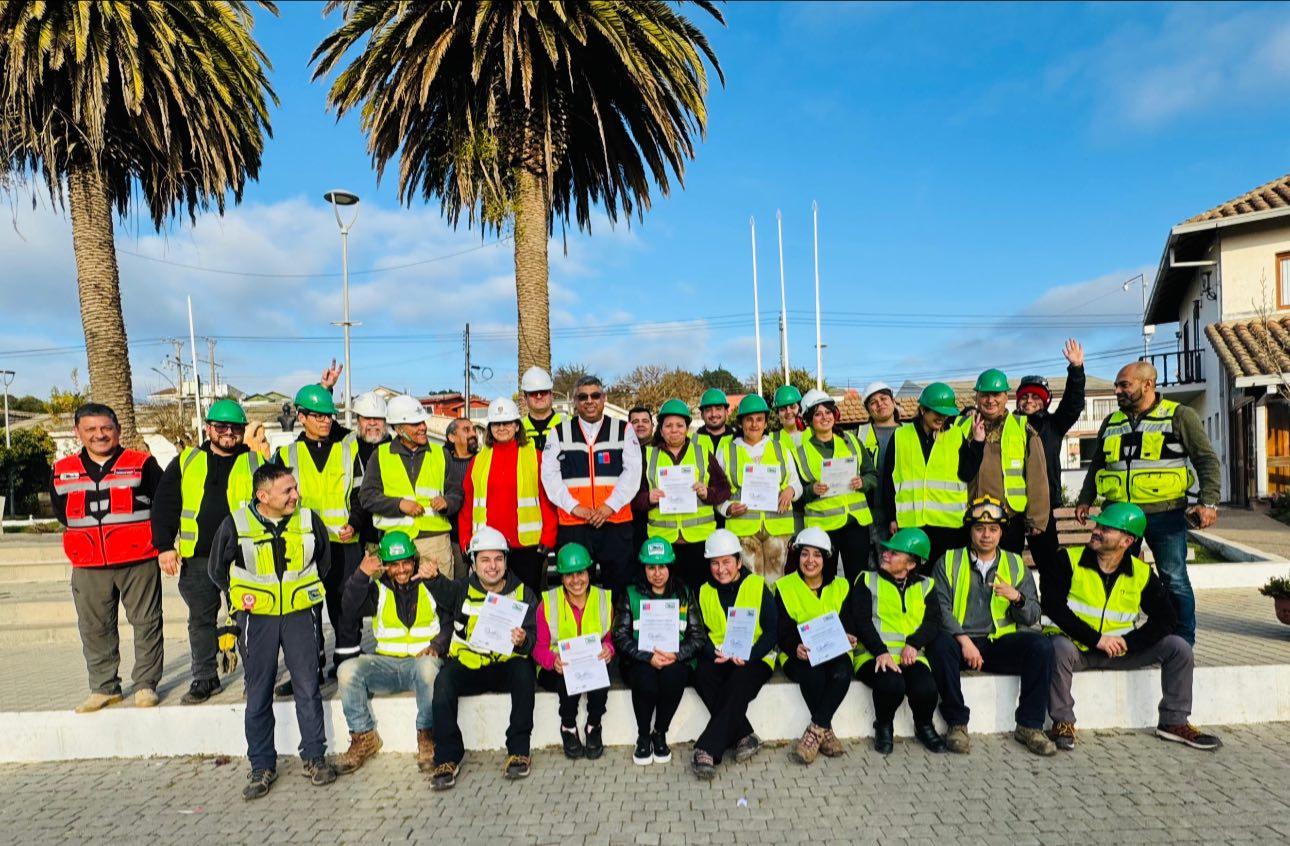 LA COMUNA DE PELLUHUE SUMA 27 NUEVOS RESPONDEDORES COMUNITARIOS ANTE EMERGENCIAS-4